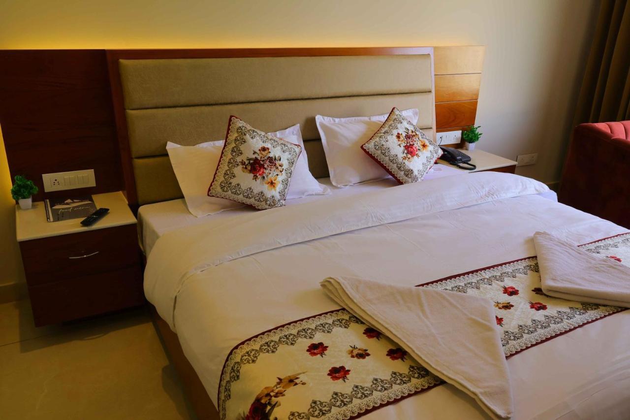 Sa-Ba Manali Inn, Mall Road ภายนอก รูปภาพ